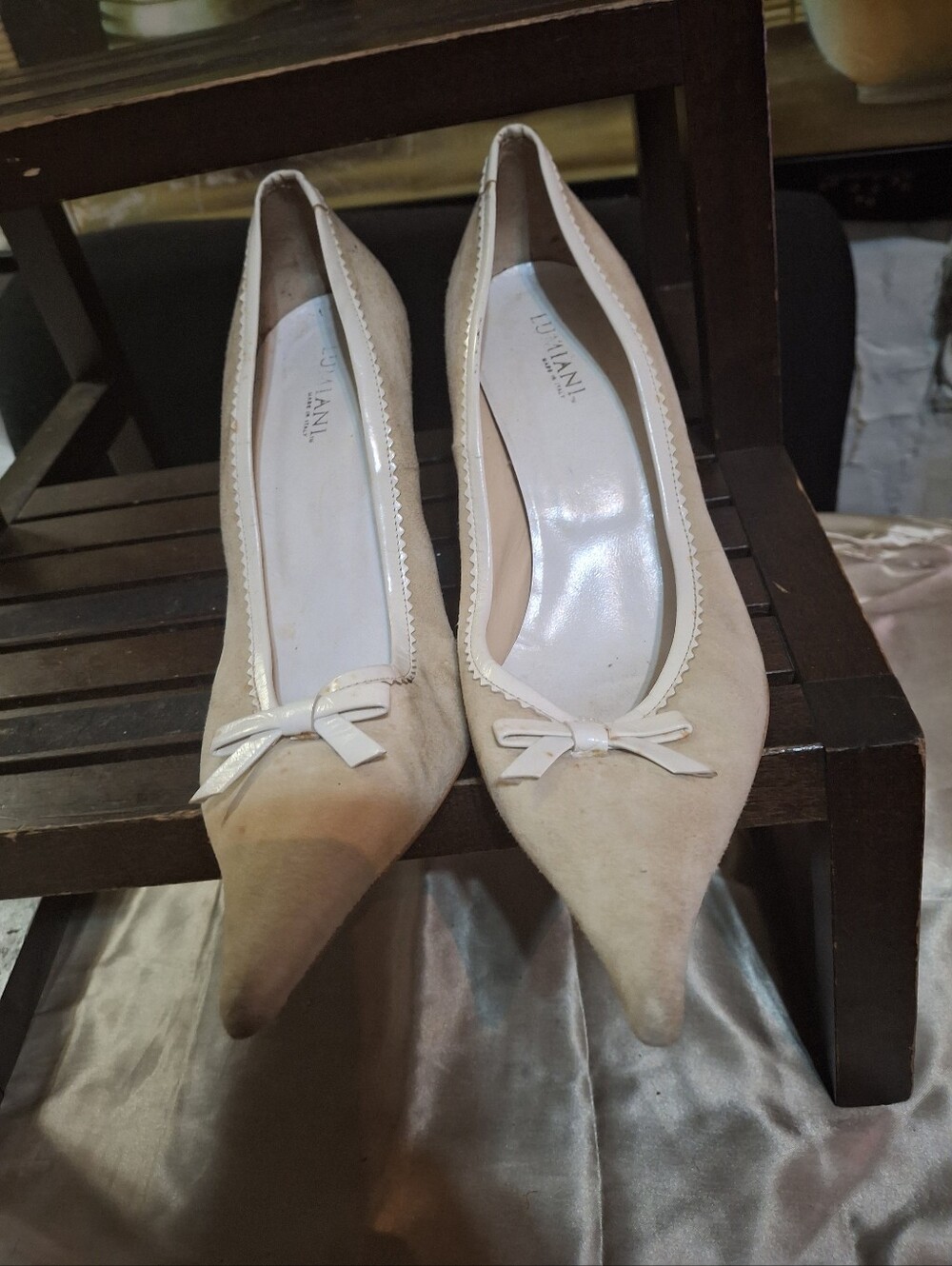 Luana Pointed-Toe Bow Pumps in Beige